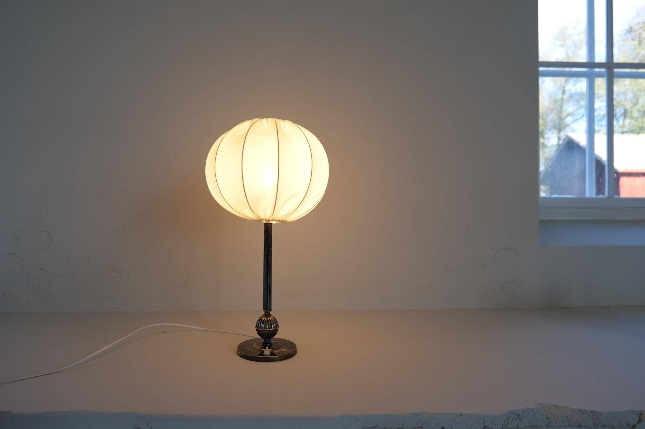 Art Deco table lamp in silver plate, 1930s Sweden