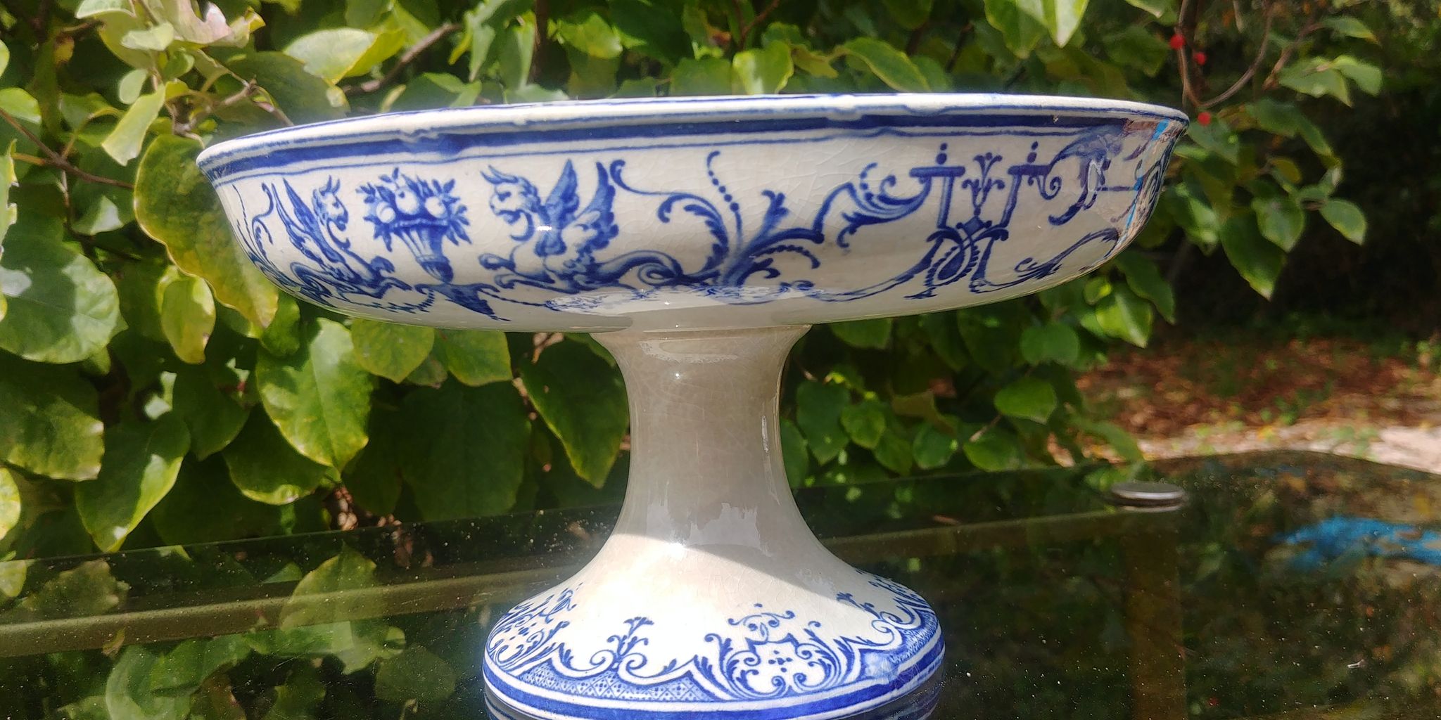 Fruit bowl from the Moustiers de Bordeaux earthenware factory by Jules Vieillard & Cie 1890.95