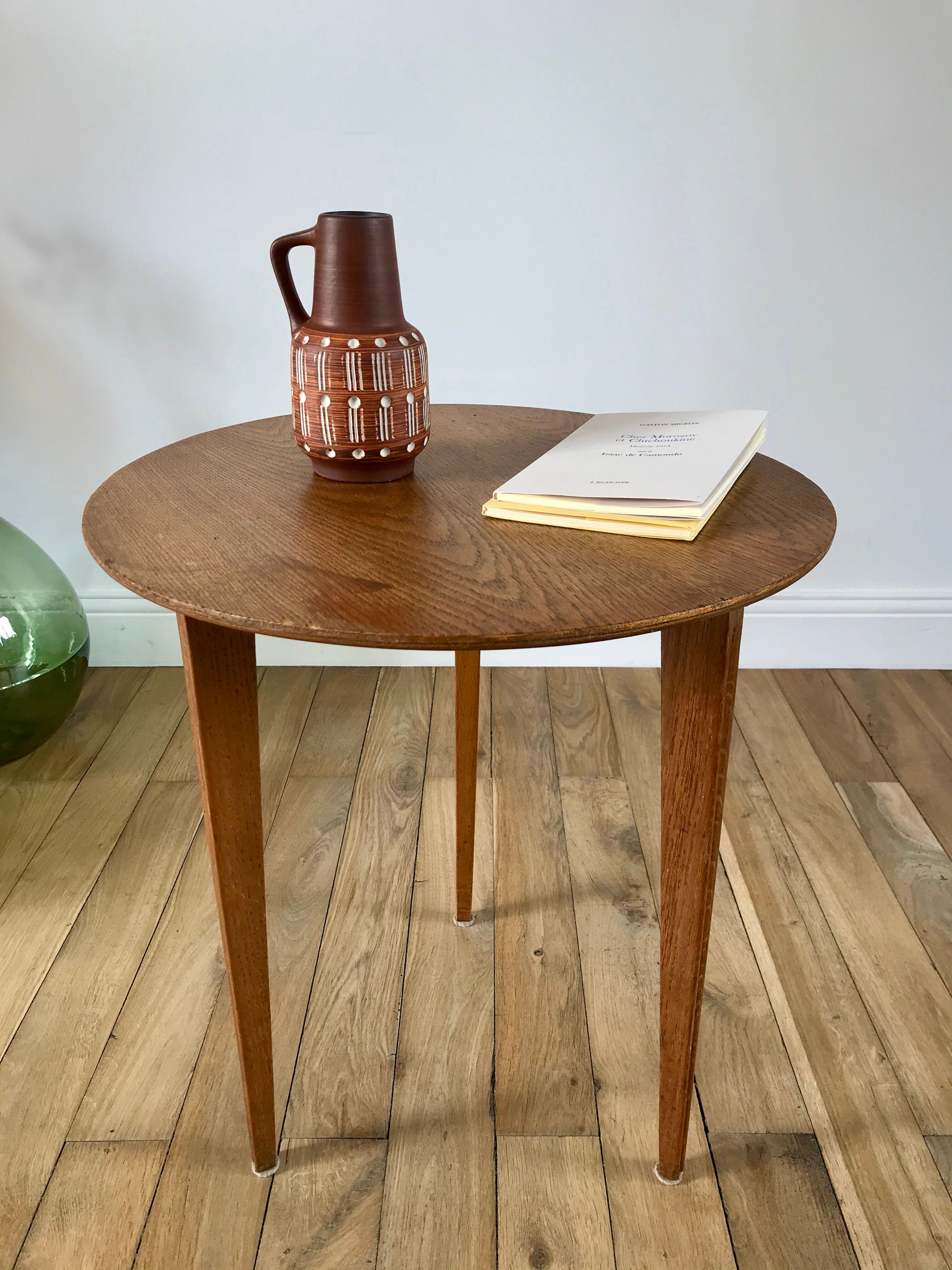 Tripod wood veneer side table 50-60s