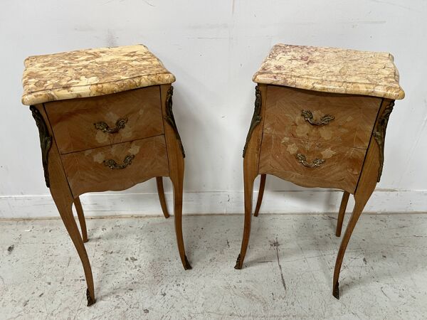 Paire de petites commode marquetées de style Louis XV  / XX siècle
