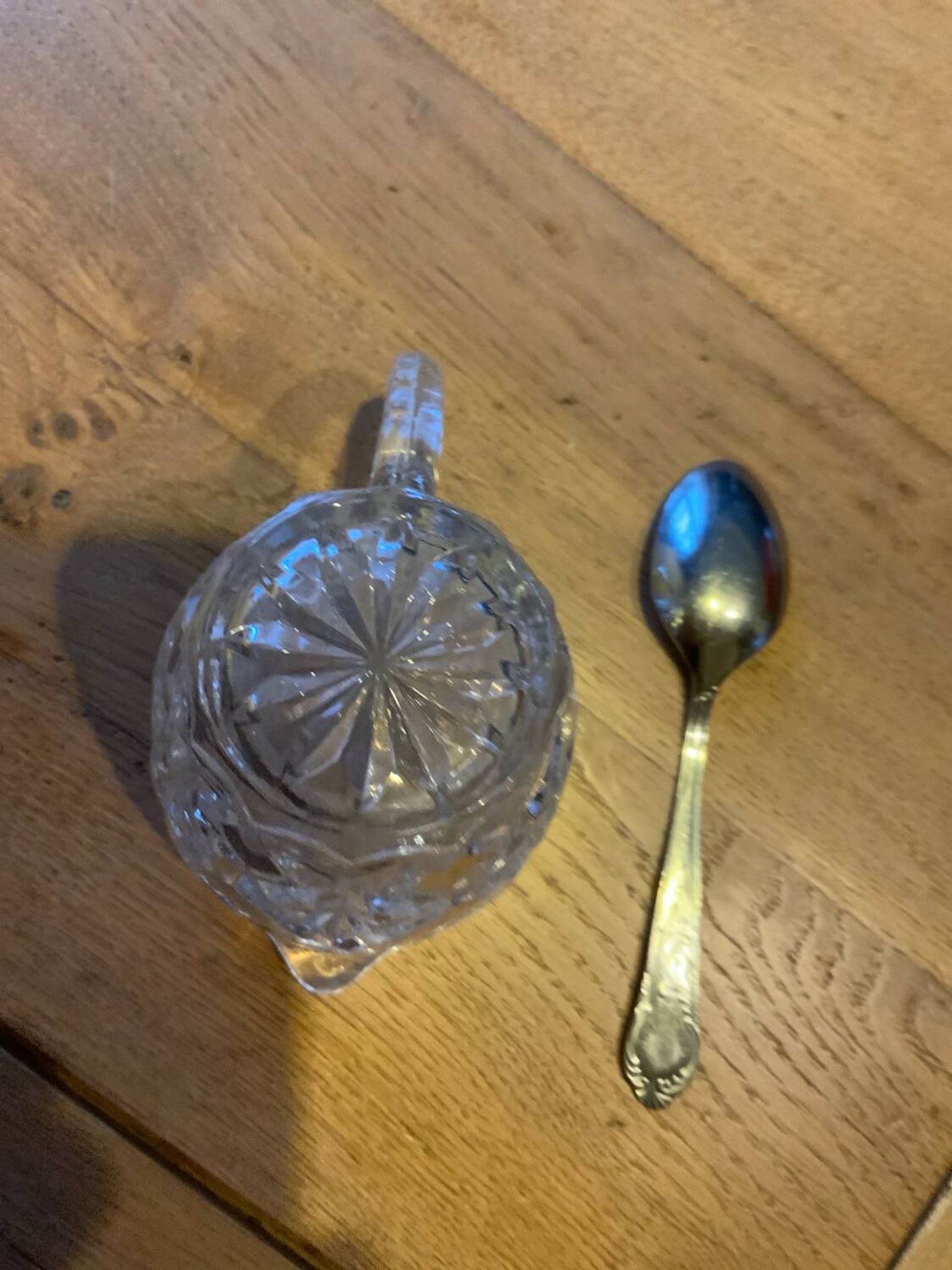 Hand-cut crystal cream jug - Vintage charm