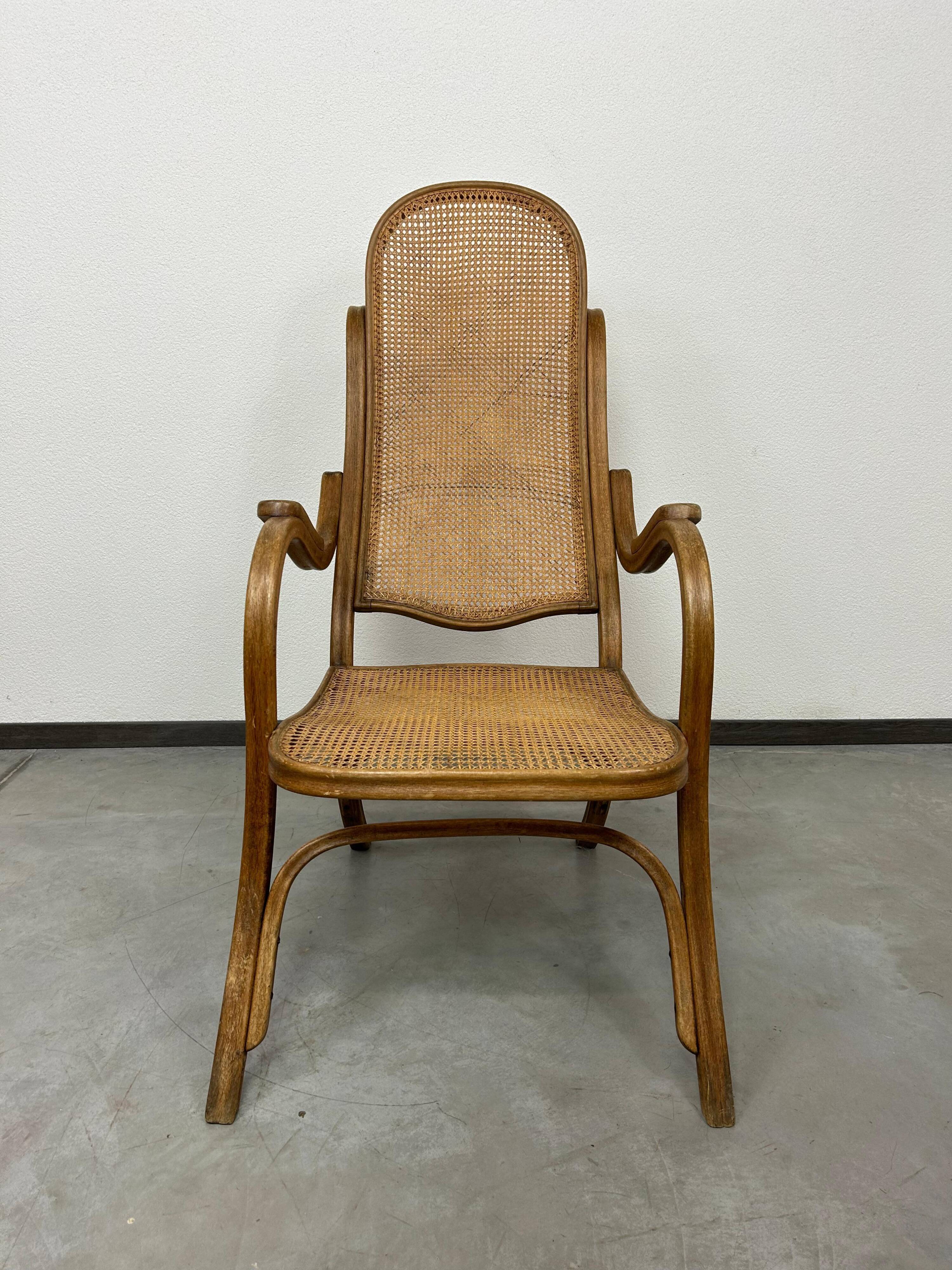 Fauteuil facile n°1 avec siège en rotin par Thonet