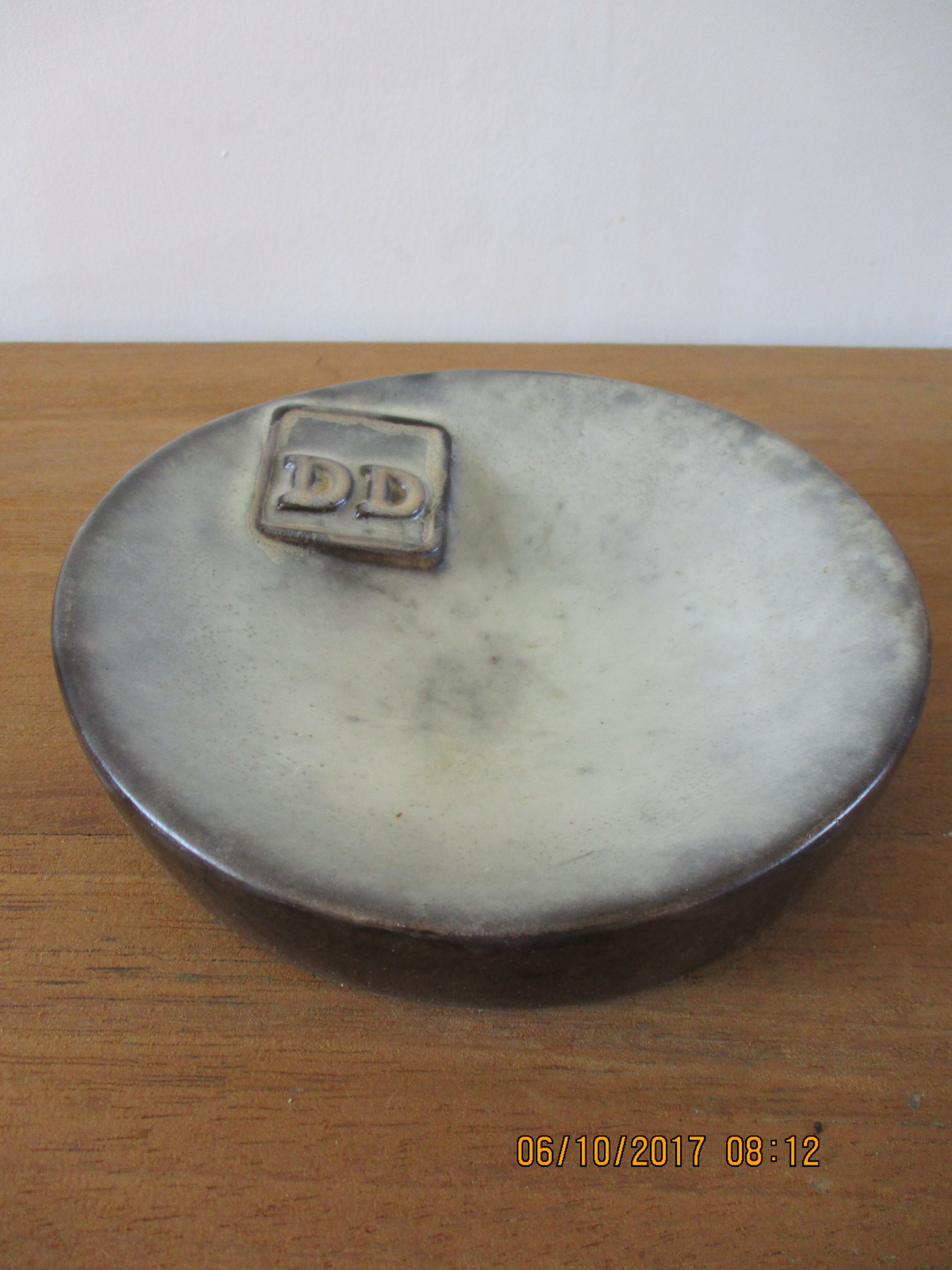 Empty ceramic pocket signed Villenauxe in Champagne 70s