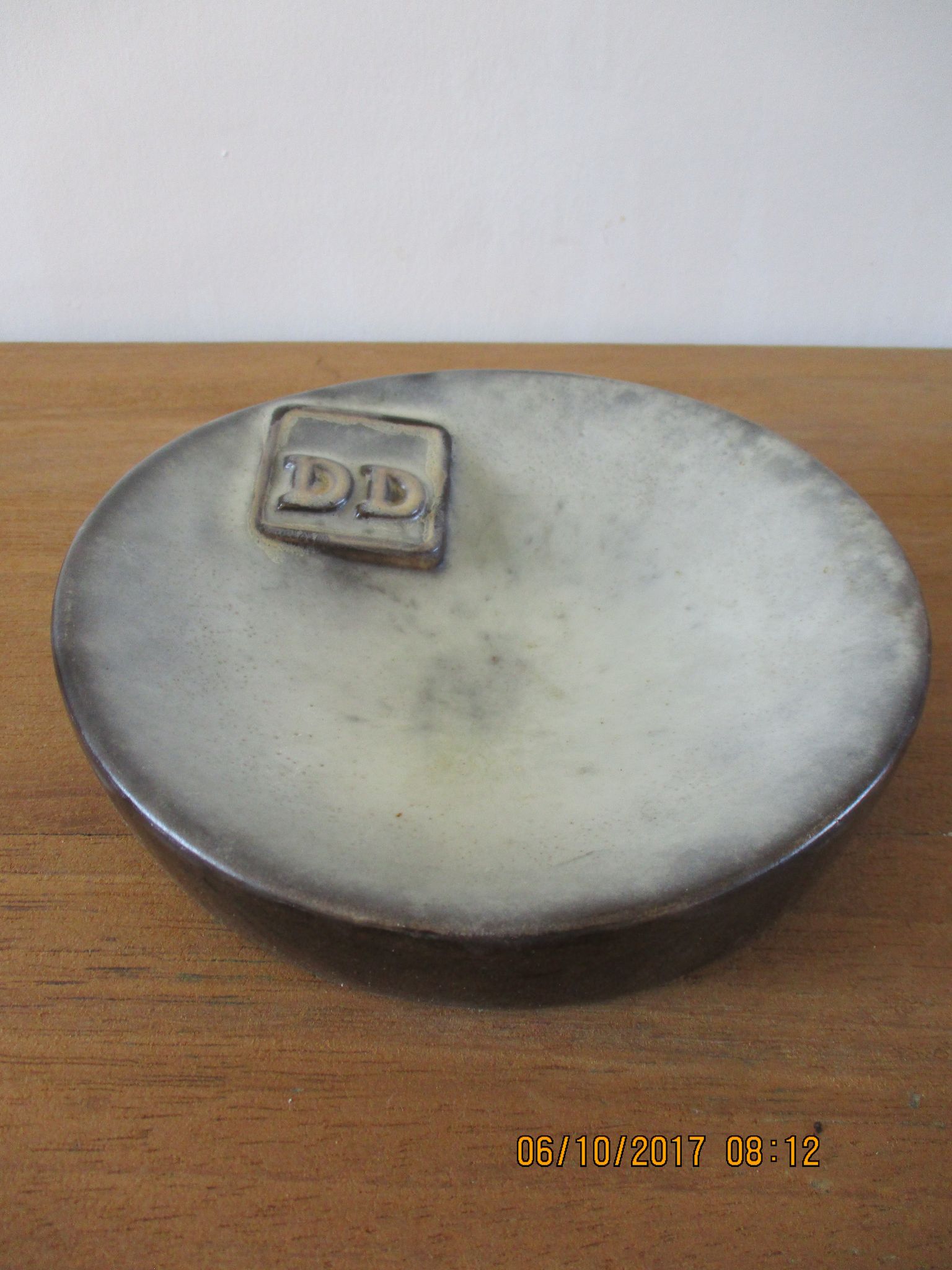 Empty ceramic pocket signed Villenauxe in Champagne 70s