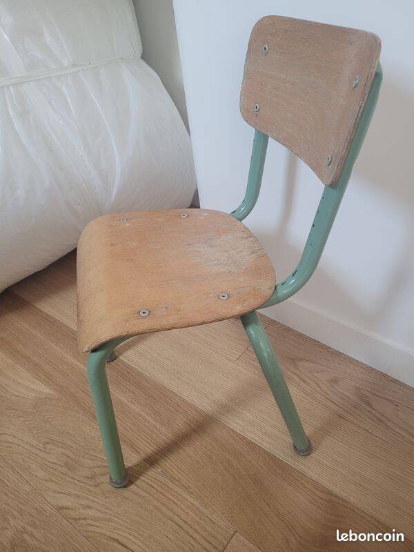 Chaise scolaire enfant écolier vintage