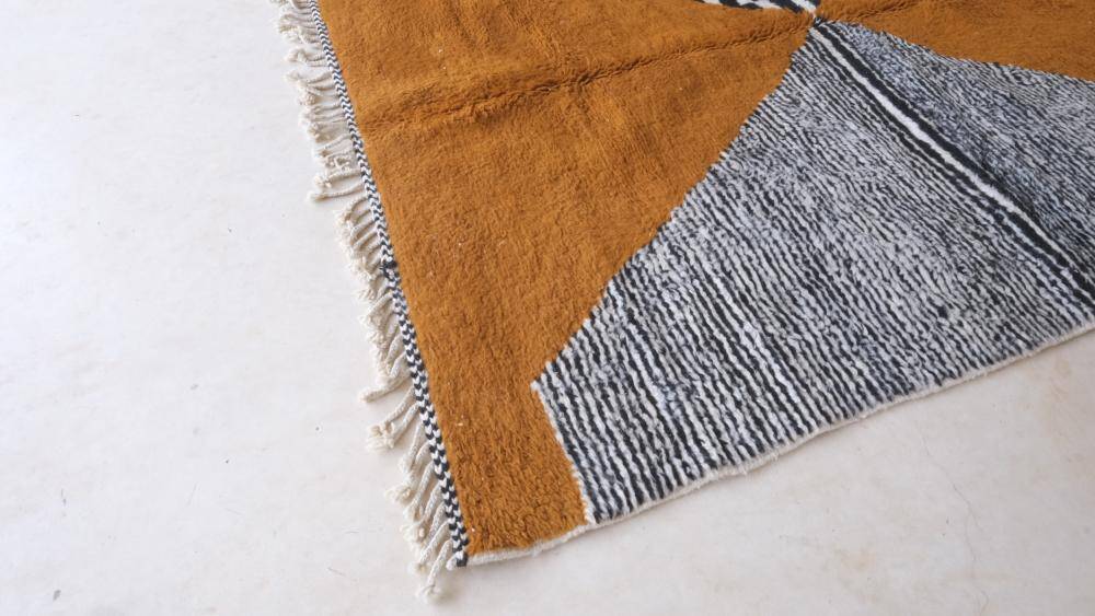 Contemporary Moroccan Rug - 268 x 212 cm