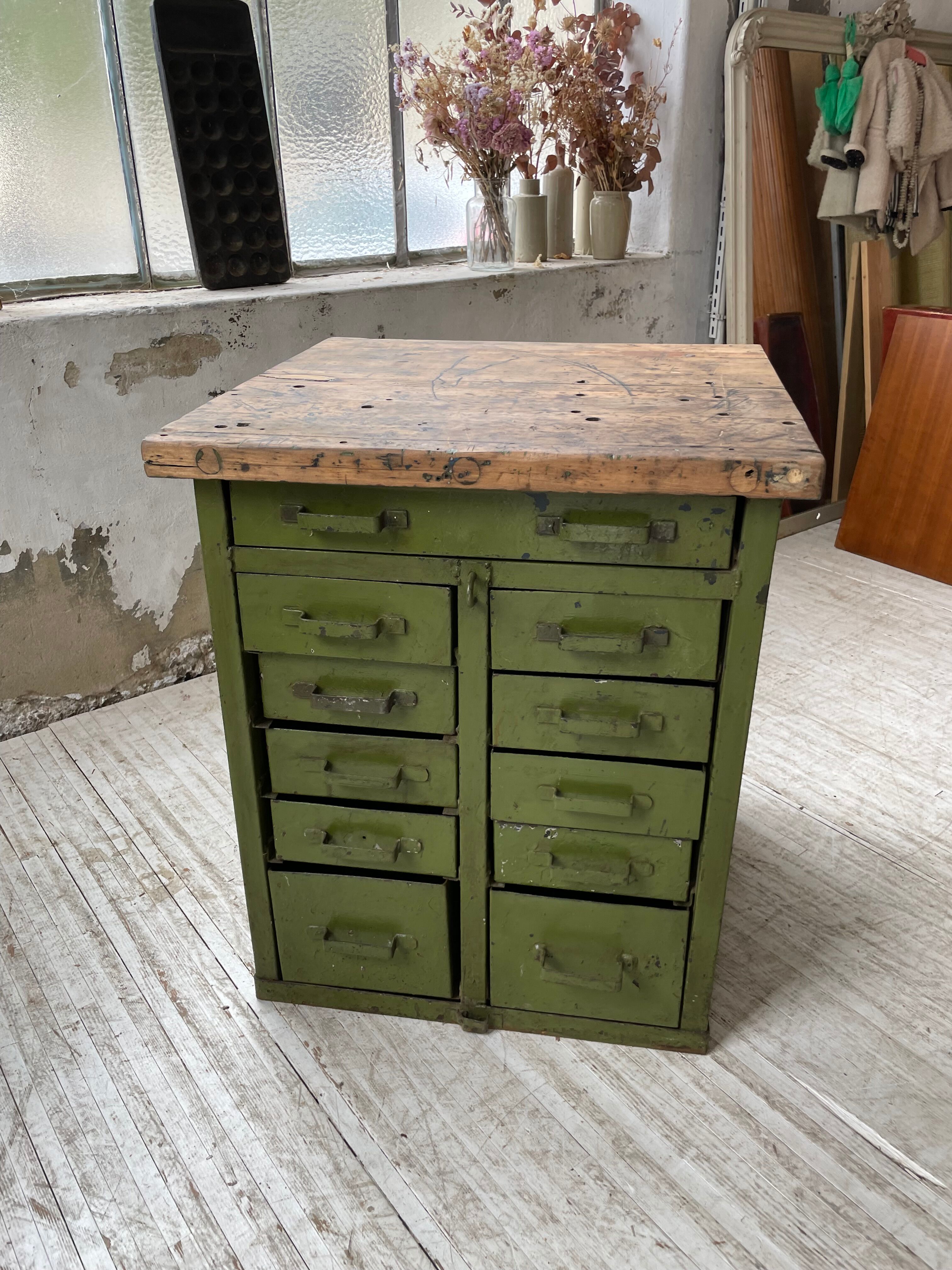 Meuble établi rangement militaire industriel vert