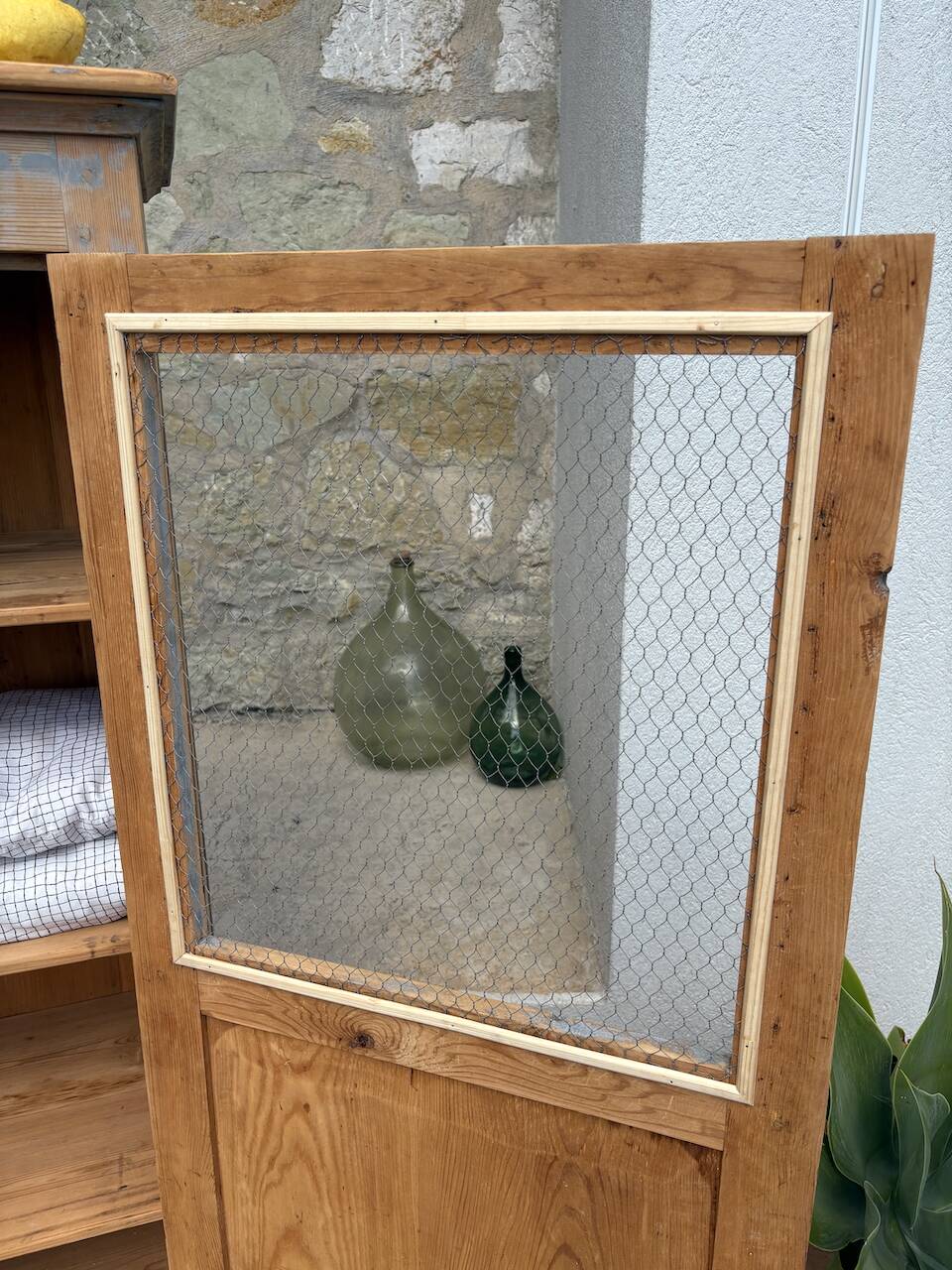 Parisian wardrobe in pine