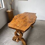 Table artisanale en orme massif, art populaire