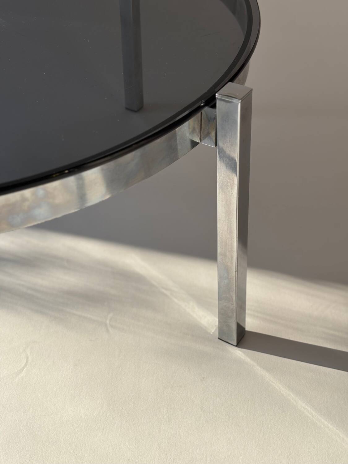 Table basse, chrome et verre fumé, 1970