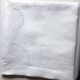 nappe ancienne en voile de lin brodée 135x135 cm