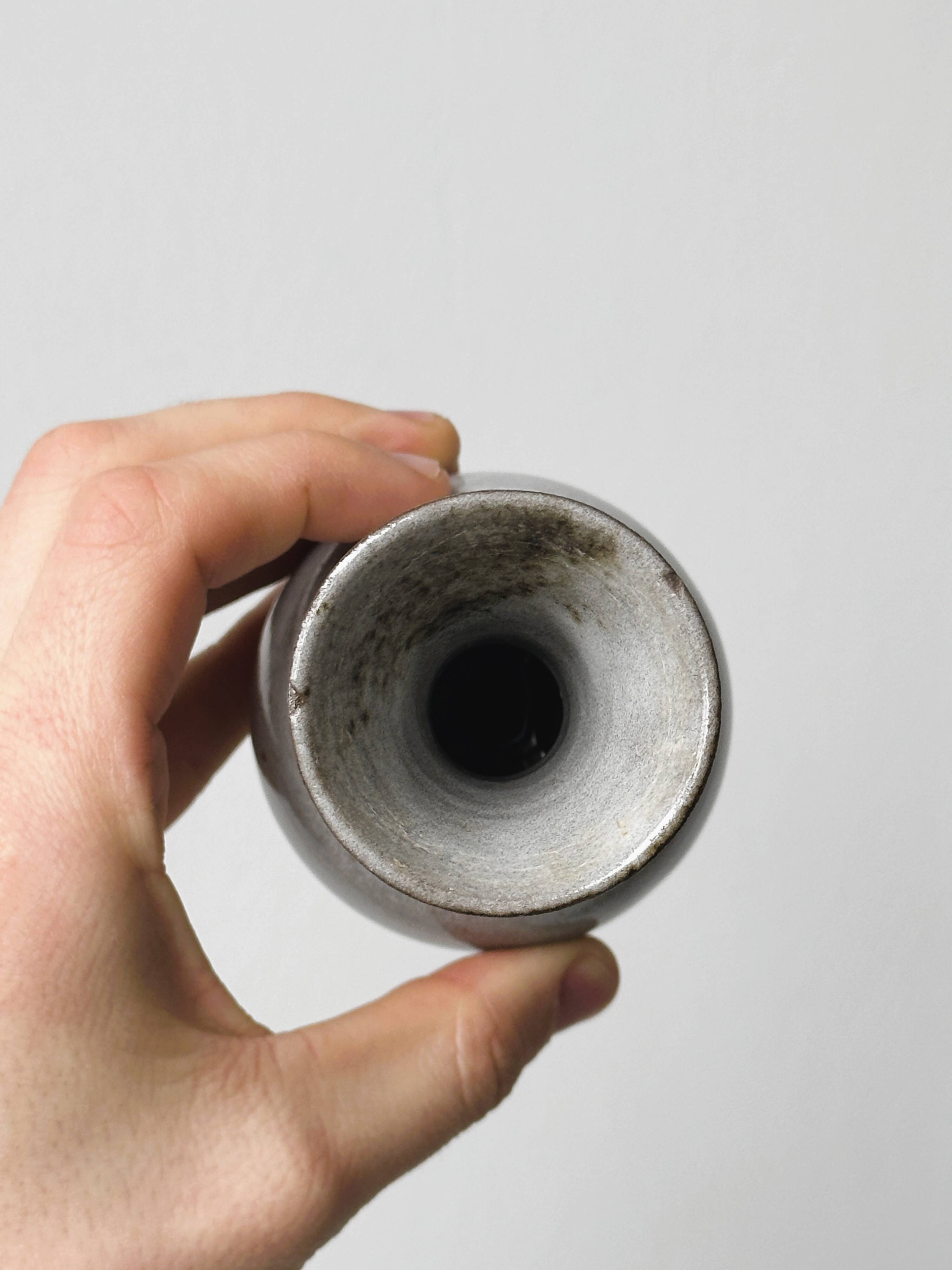 Small soliflore vase in Sandstone from the Loir Sandstone