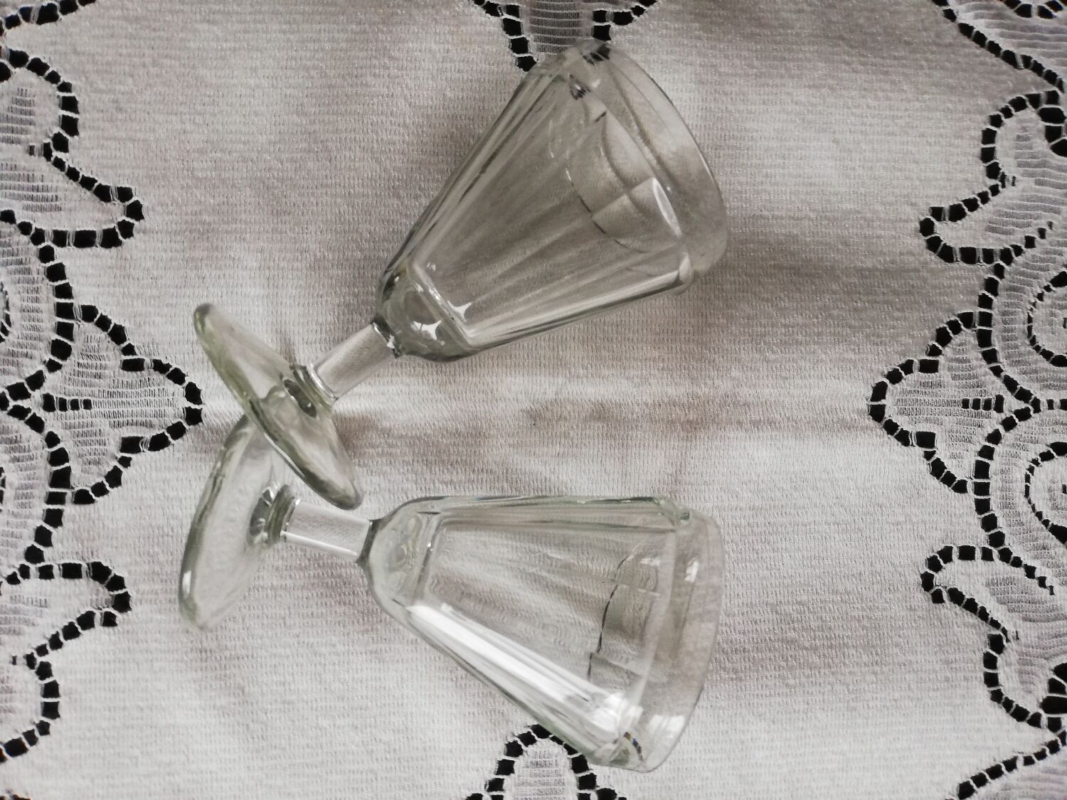 Suite of 9 old bistro wine glasses