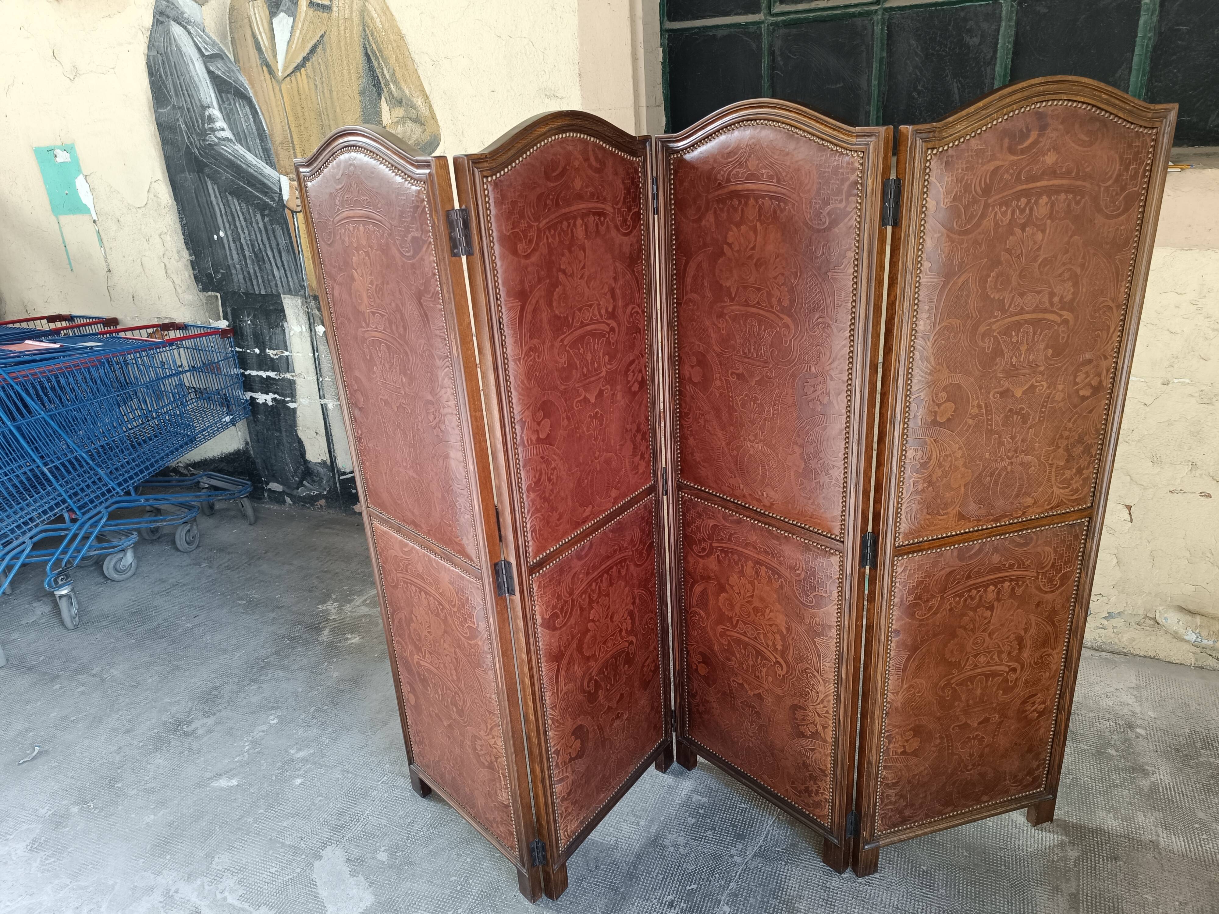 4-leaf wood and leather screen