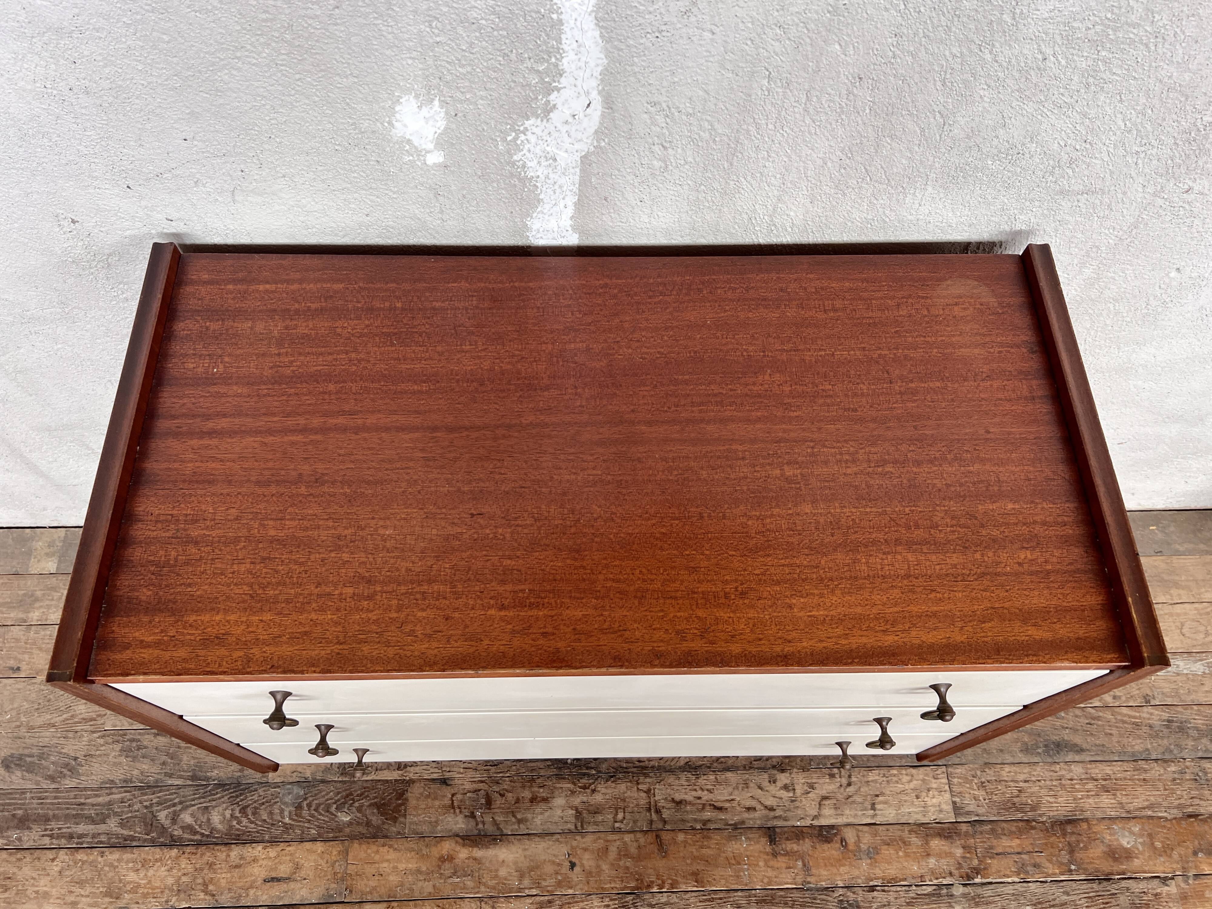 Commode en teck et tiroirs formica blanc - 1960