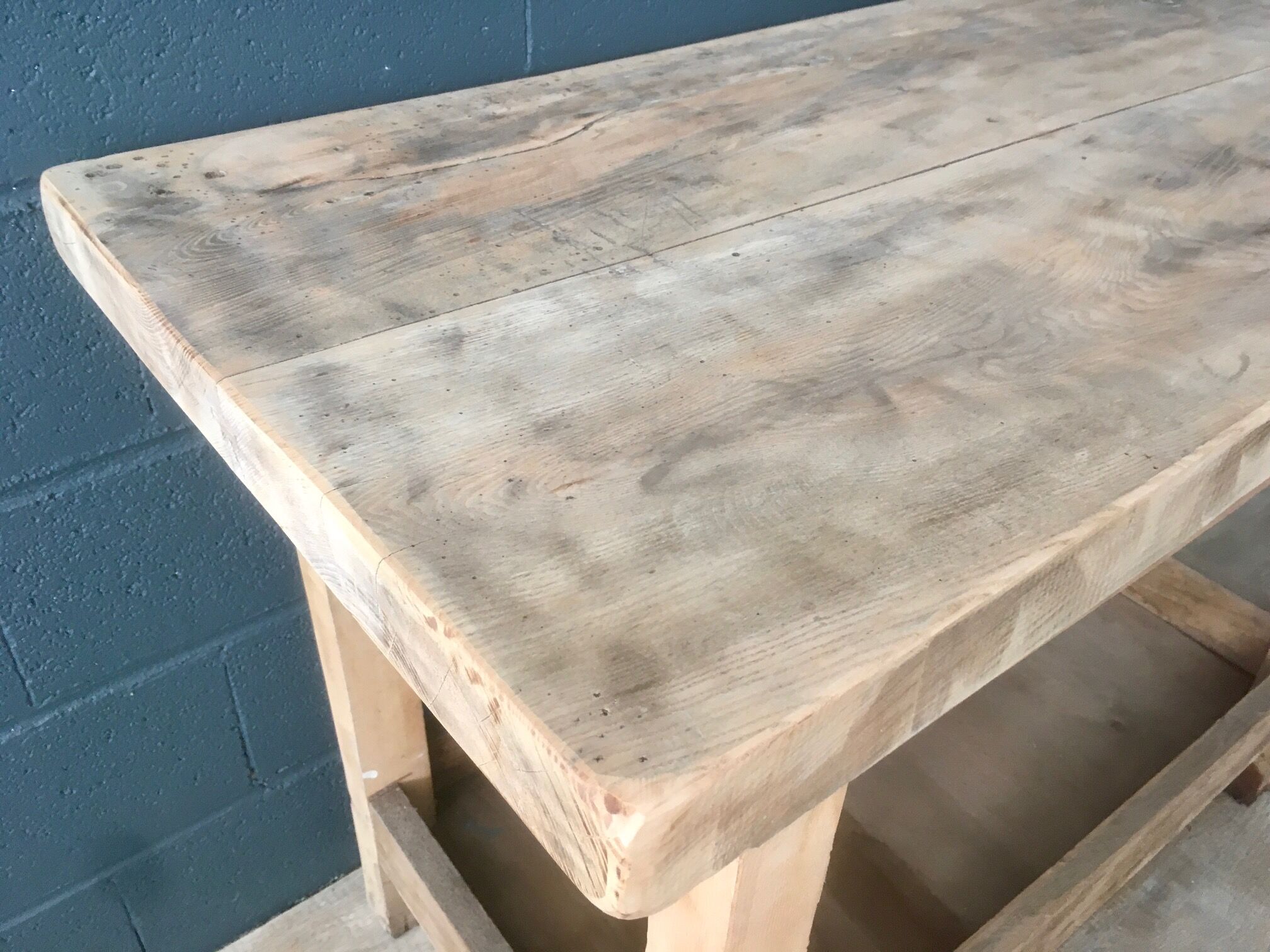 Workbench made of light wood