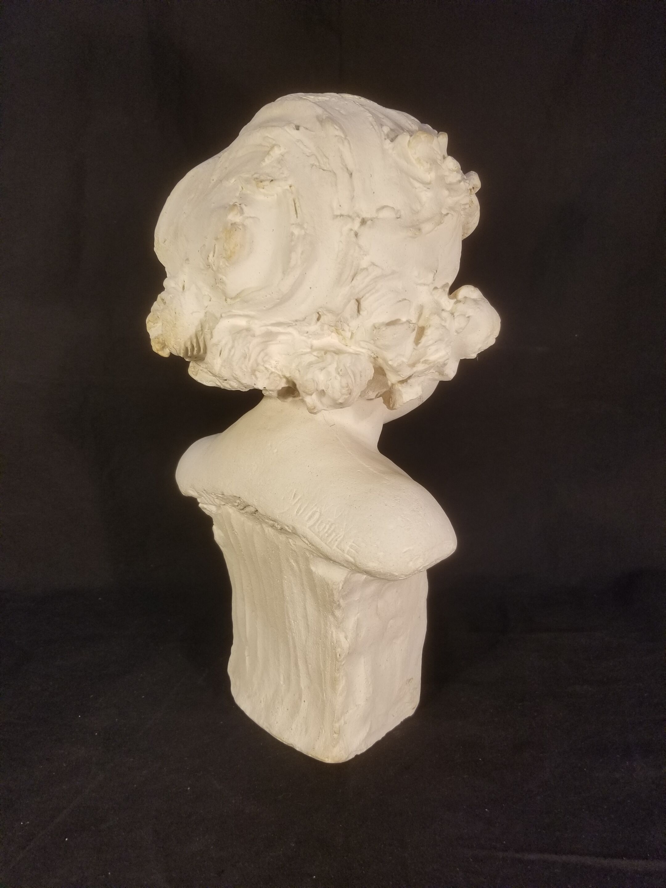 Old plaster bust - The gracious child