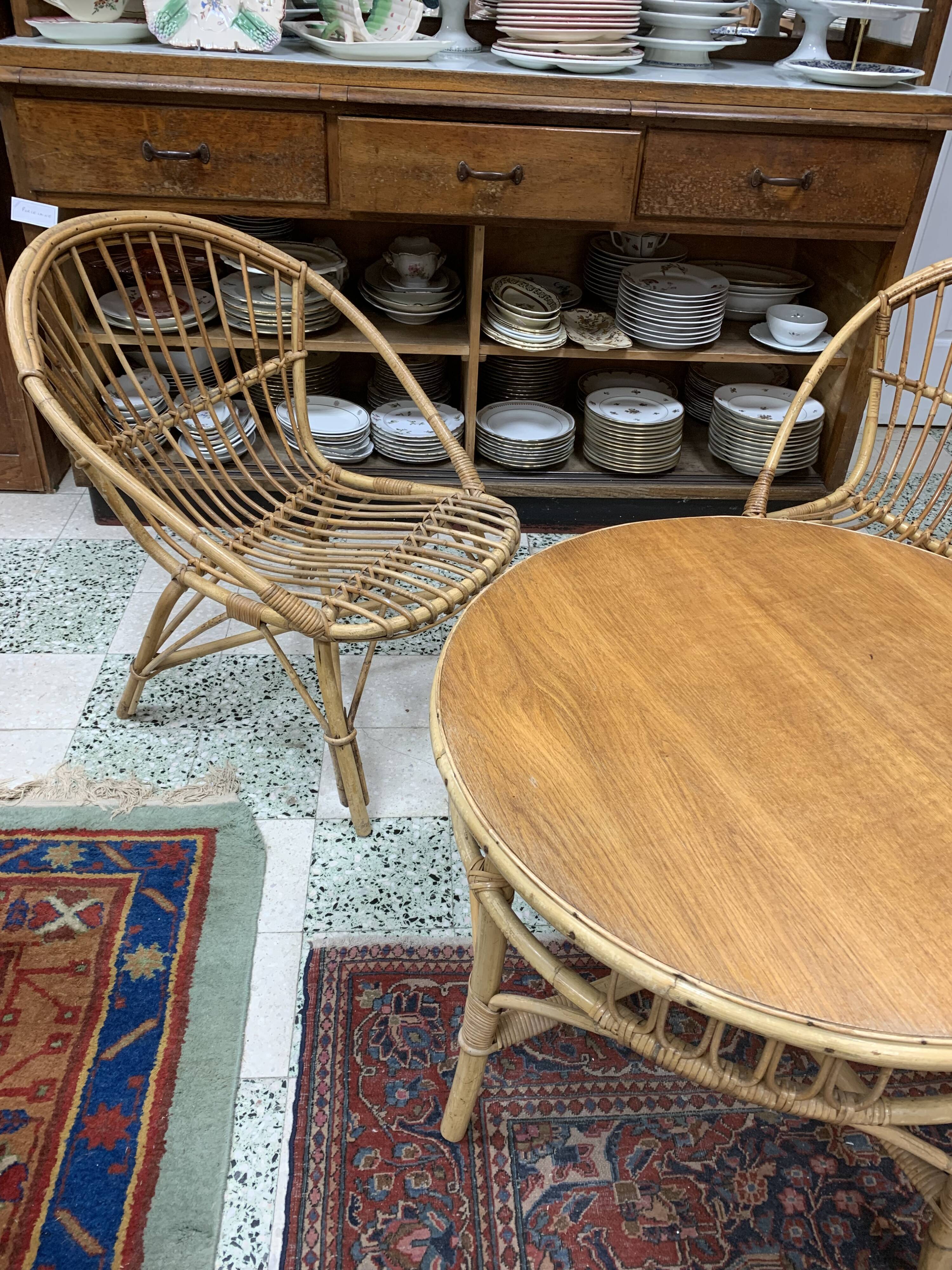 Old round rattan coffee table