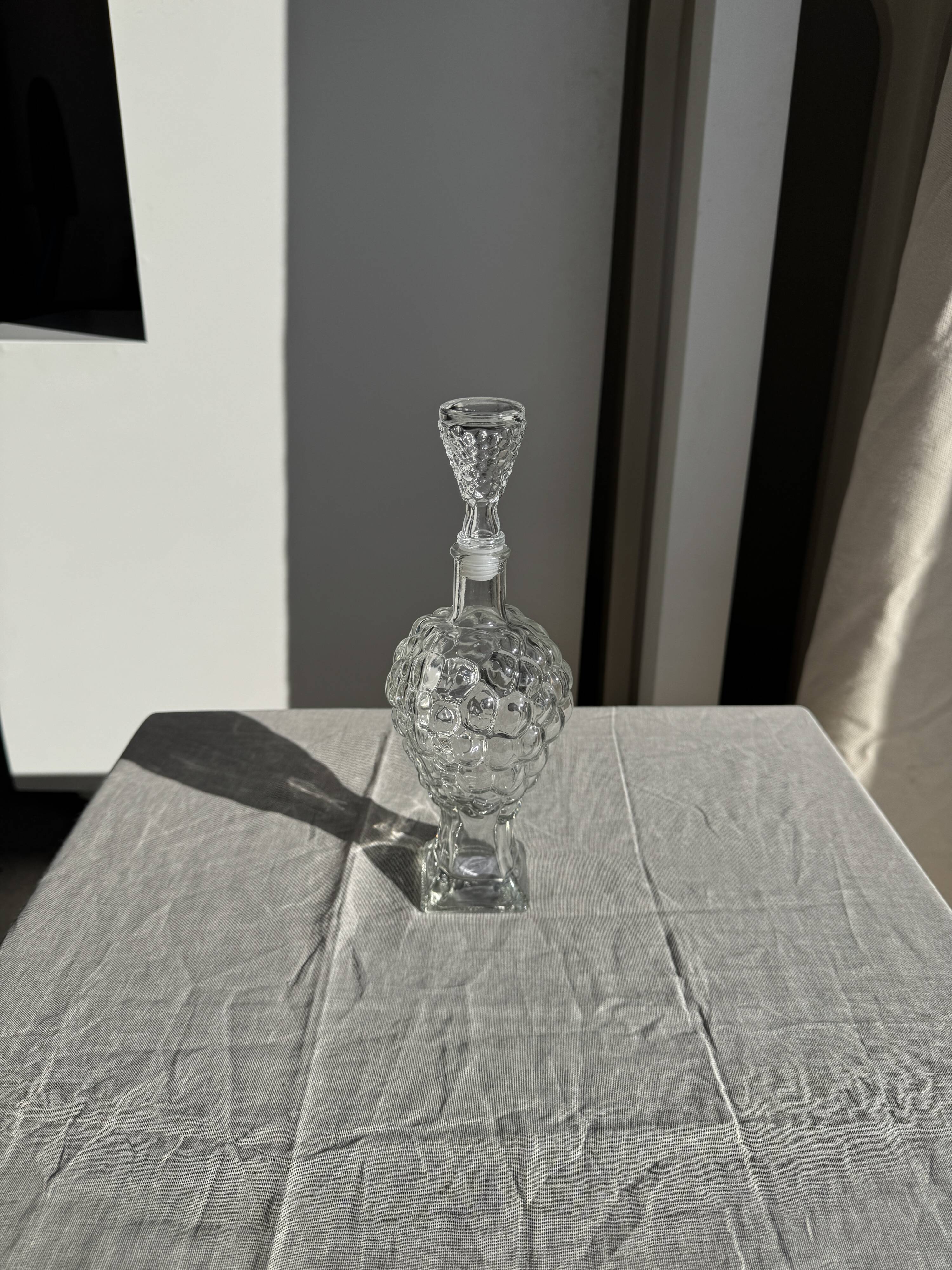 Carafe en verre moulé en forme de raisin H29 D10