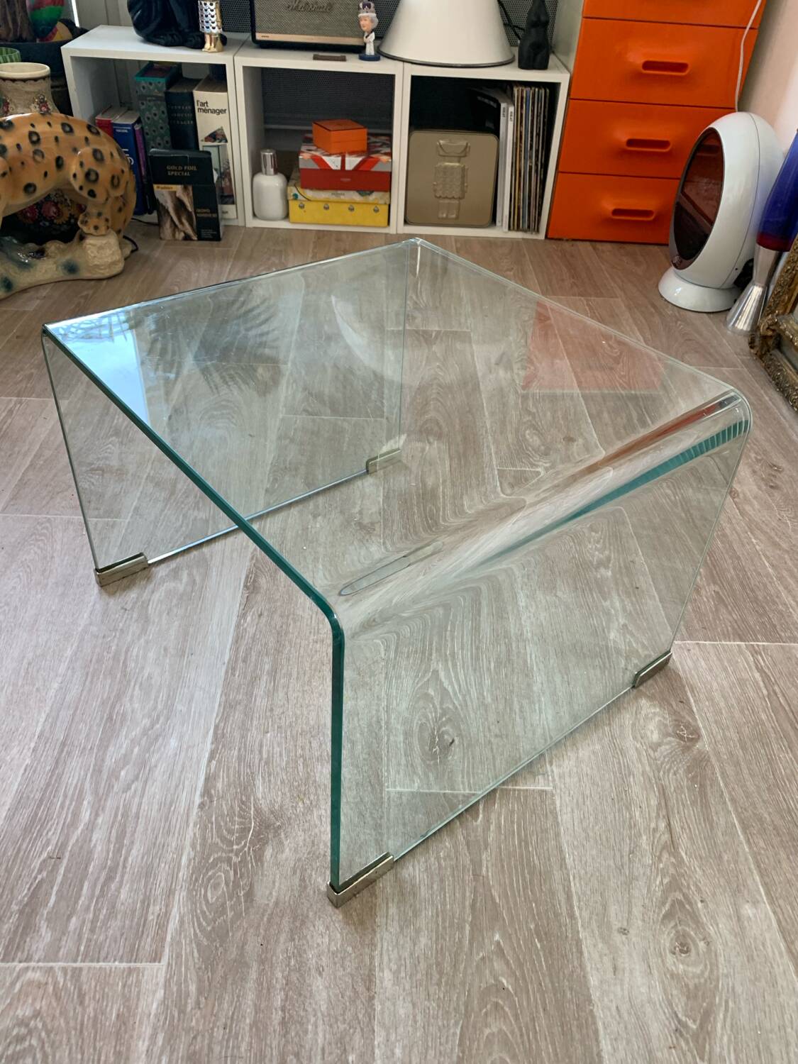 Curved glass coffee table