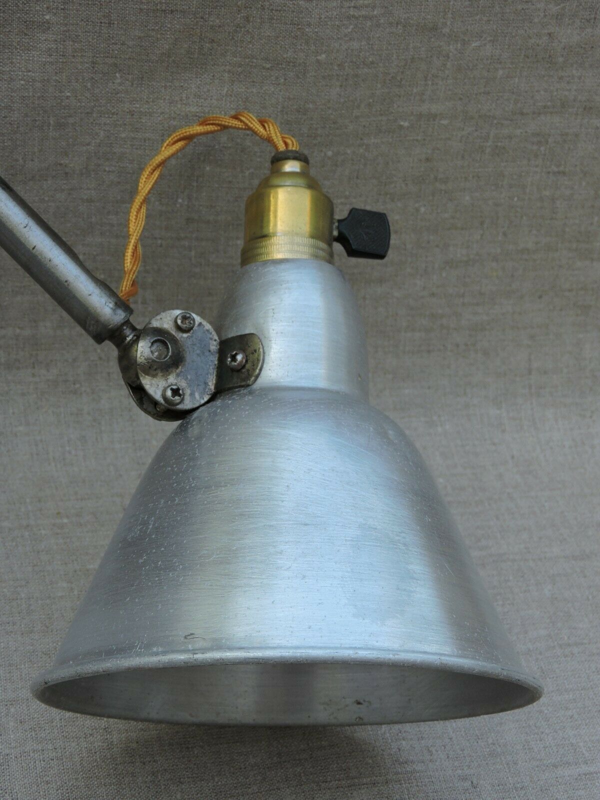 Vintage lamp applying Mazda small model workshop wall