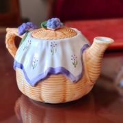 Théière en barbotine motifs Raisins