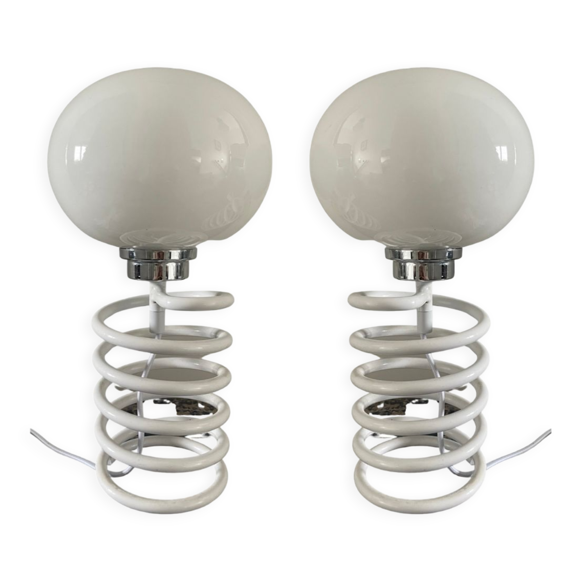 Set of two lamps spring vintage oval globes