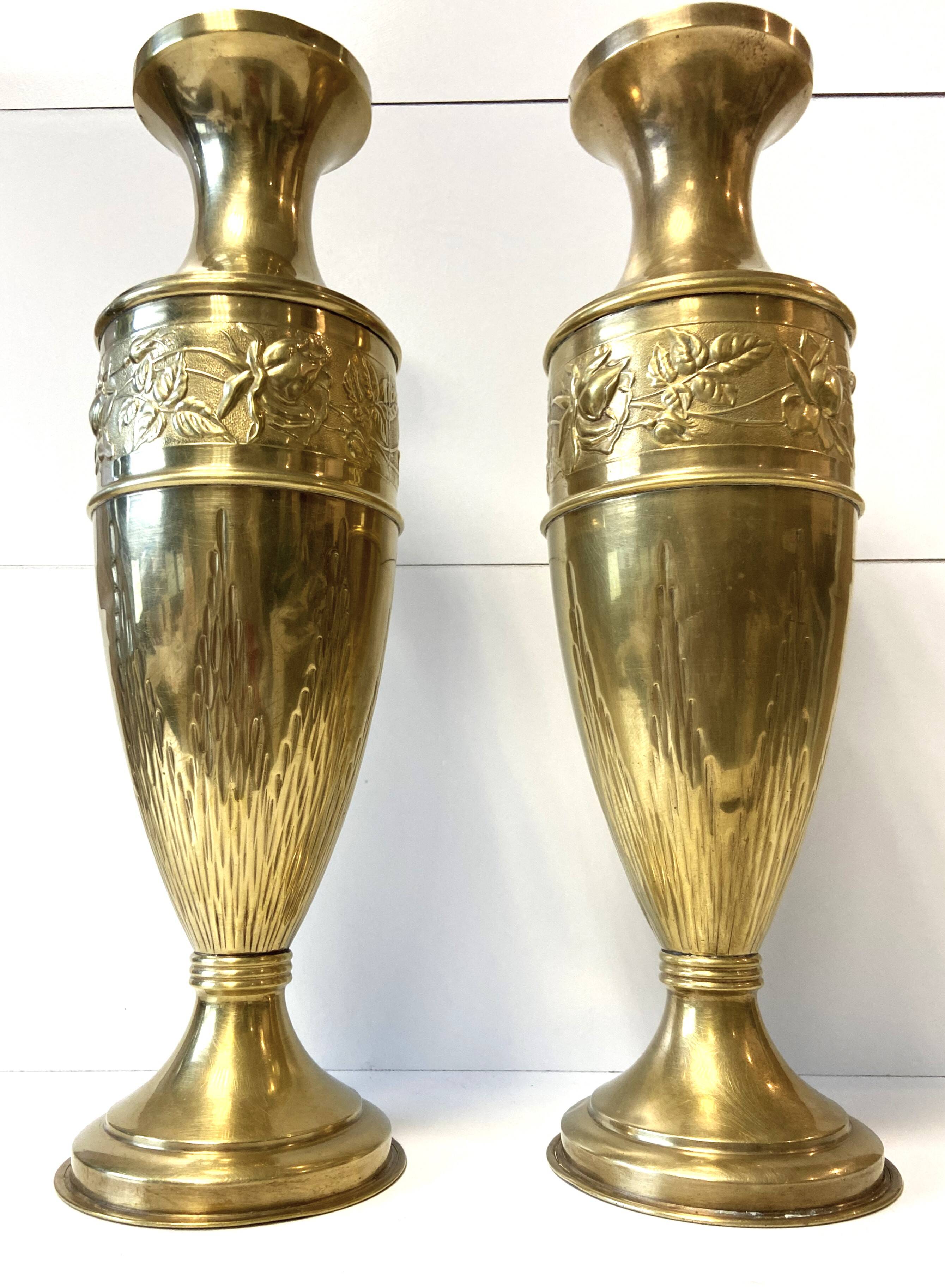 Paire de Soliflores Vases d'Autel Balustre Cuivre Jaune Art Nouveau