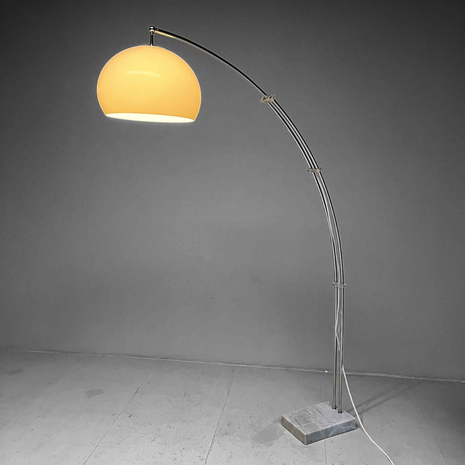 Harvey Guzzini floor lamp Arch with marble base, Italy, 1970