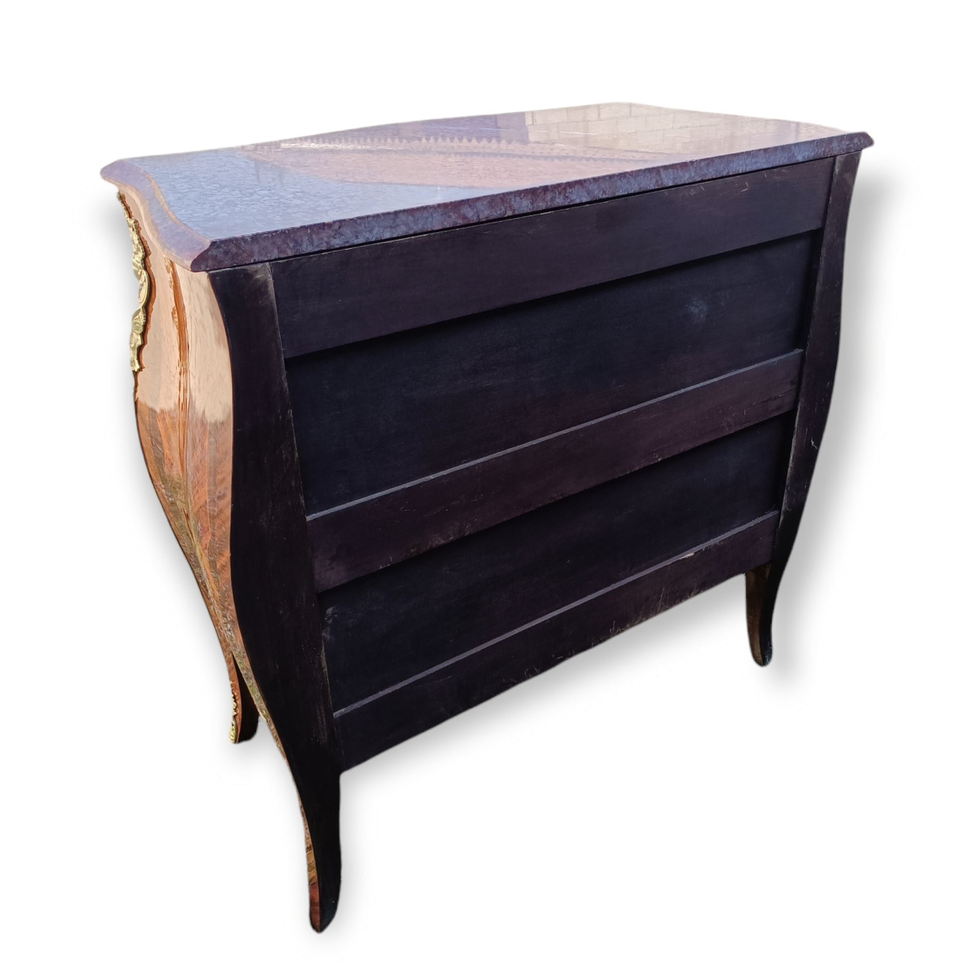 Louis XV jumping chest of drawers curved in precious wood marquetry.