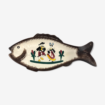 Fish-shaped dish with Breton