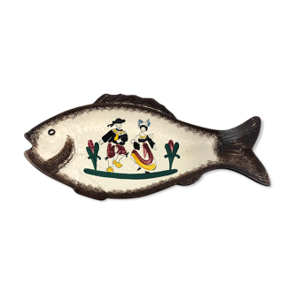 Fish-shaped dish with Breton