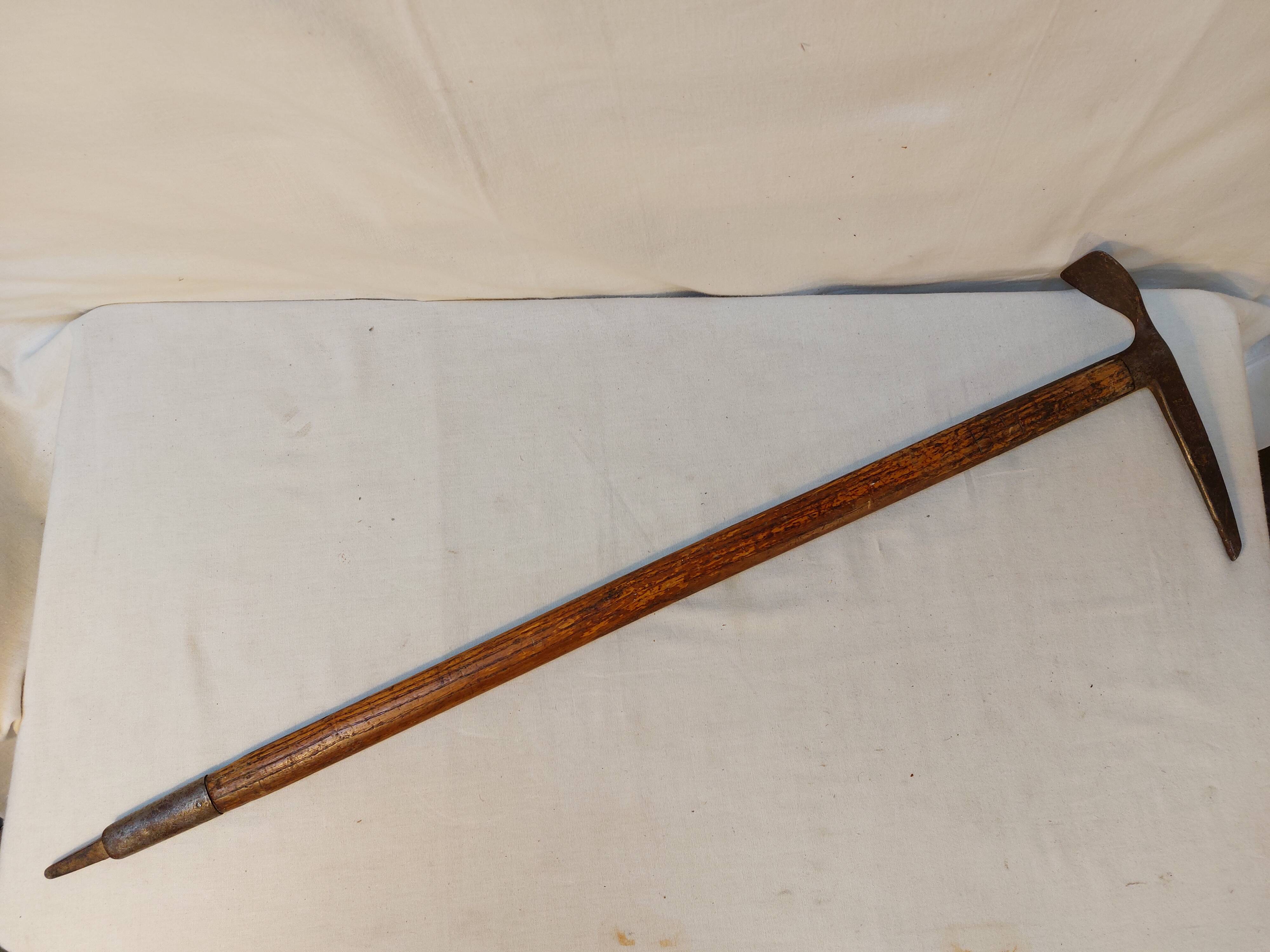 Ancien Piolet de montagne Claudius Simond Chamonix Mont-Blanc 83 cm