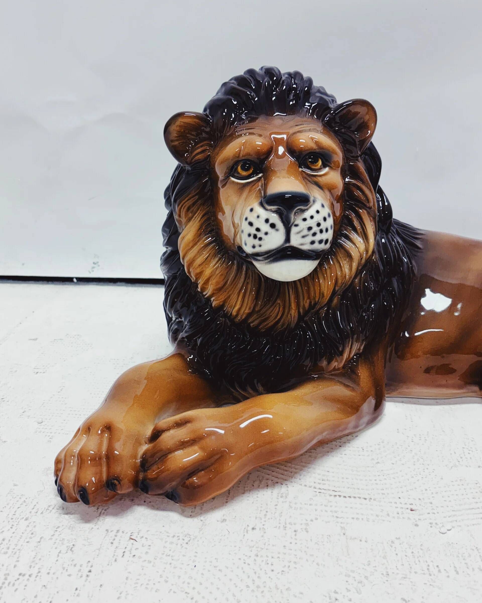 Lion statue ceramic