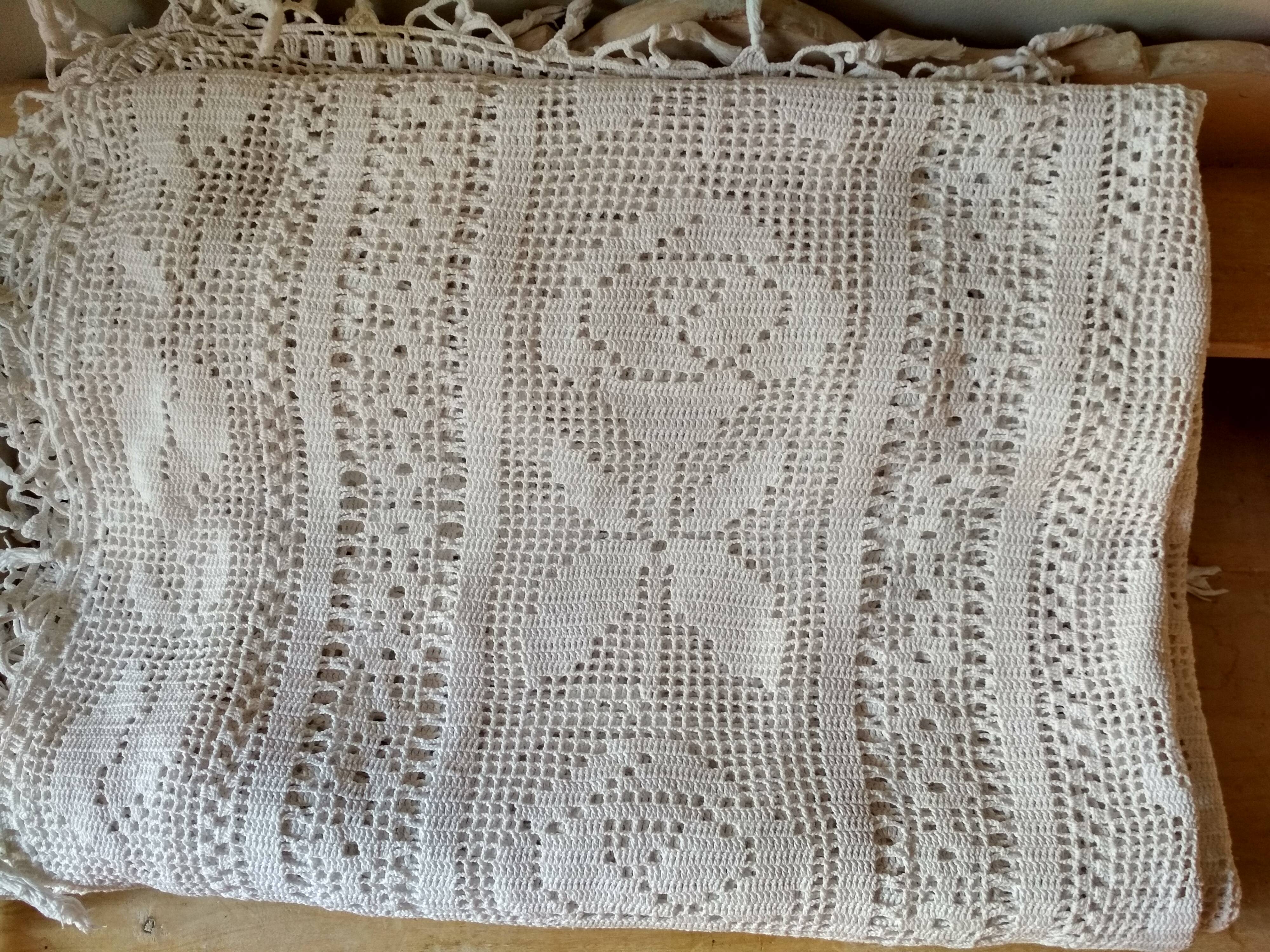 White cotton bedspread, Old crochet bed throw with flower patterns