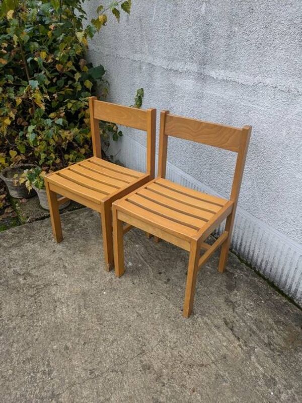 Paire de chaises de style André Sornay