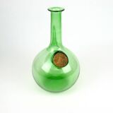 Wine carafe with ice cube reserve
