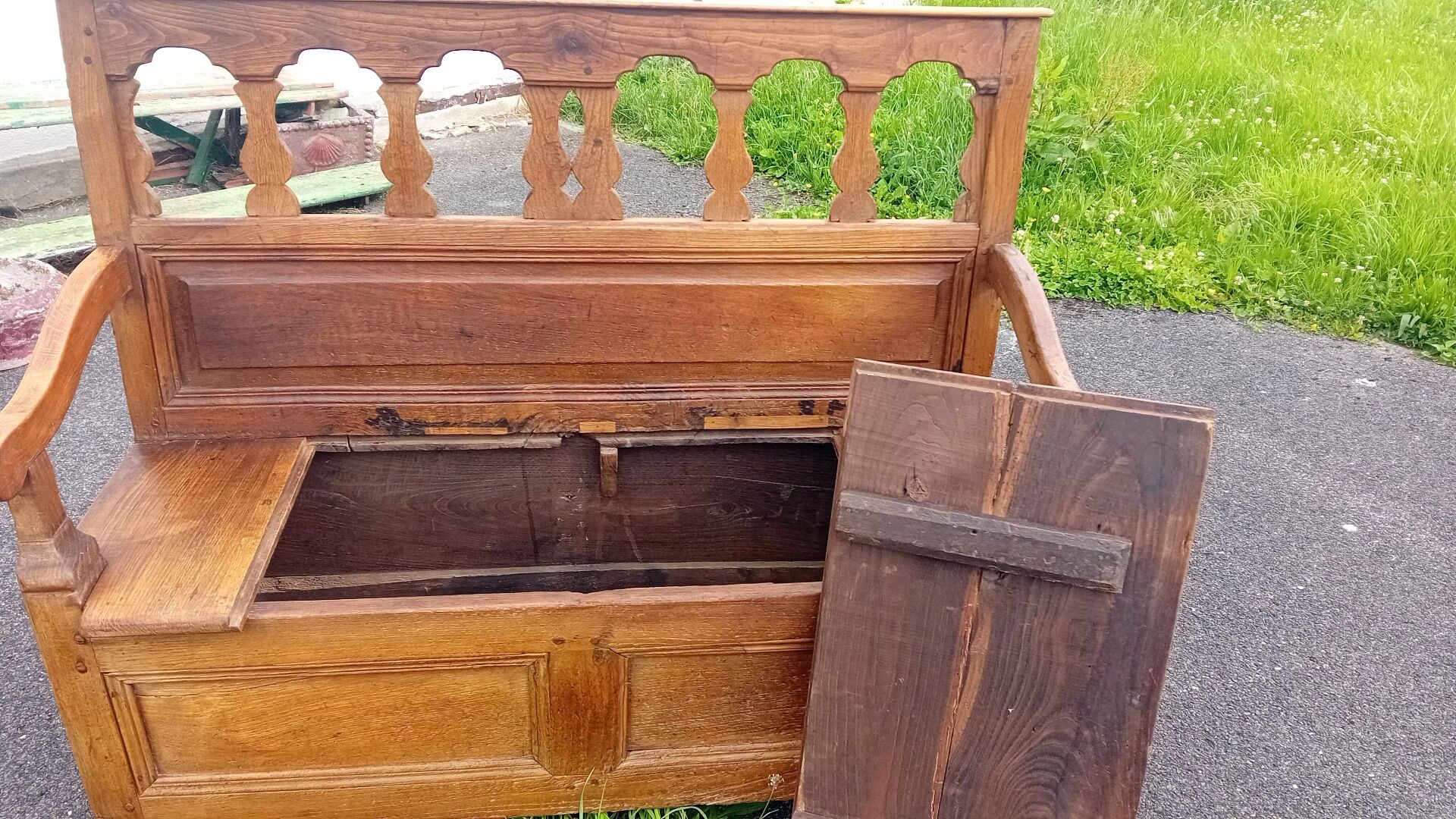Coffre banc en chêne XIX ieme