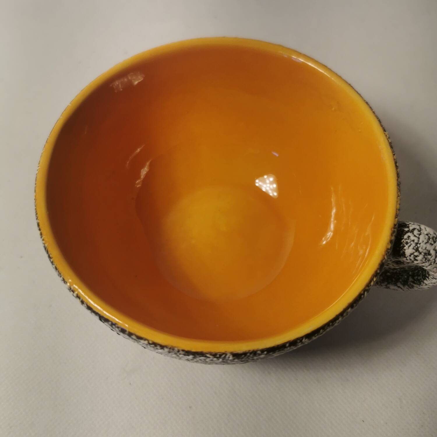 2 Vintage ceramic cups signed Tess boat decor in enamels