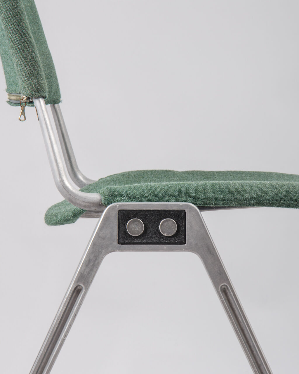Set of 4 chairs model 1601 by Don Albinson for Knoll