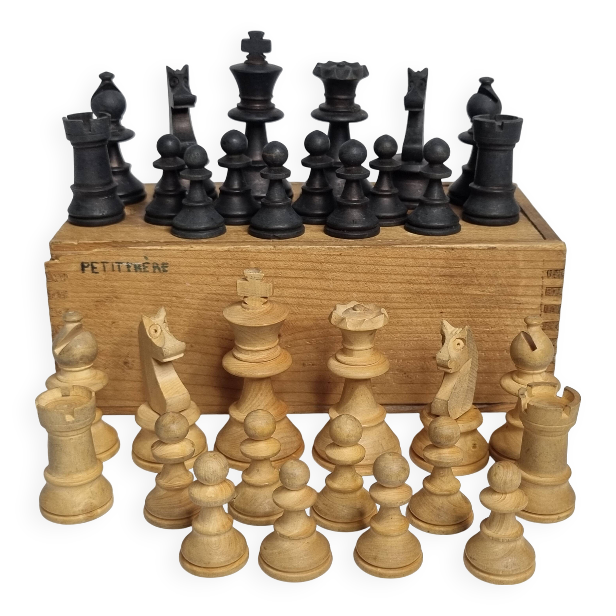Antique Staunton Design Chess Set - Turned Wood Pieces (King 6cm)