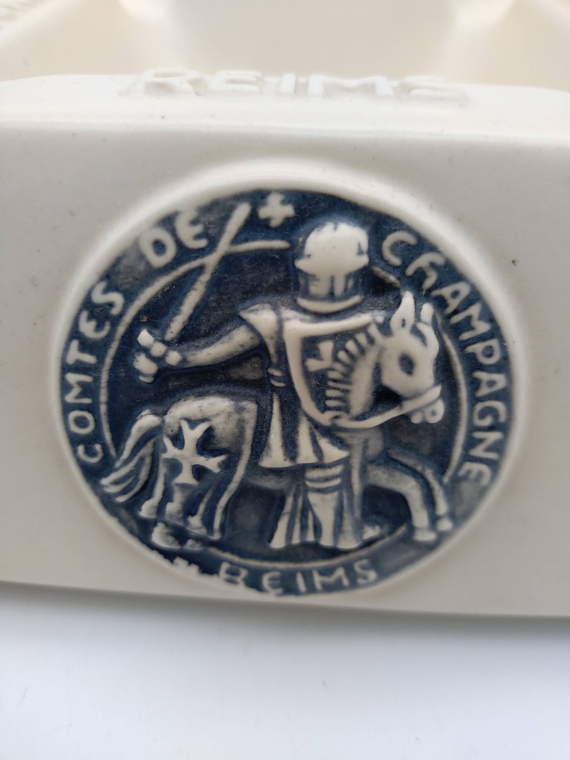 Taittinger ceramic ashtray Made in France. Villemaur in champagne.