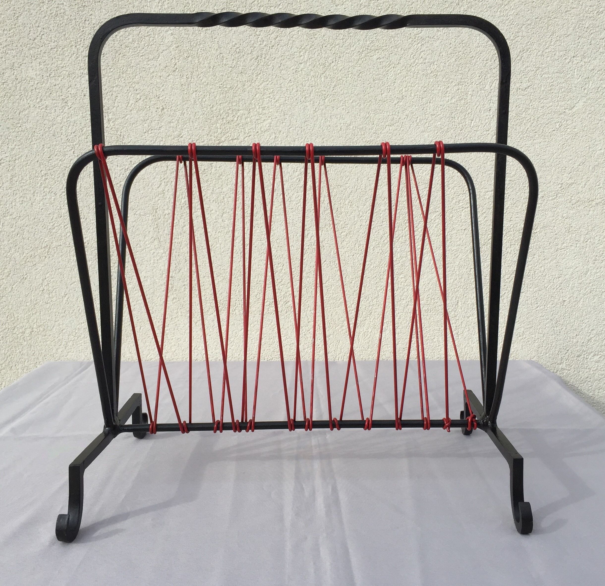 OLD MAGAZINE HOLDER VINTAGE BOOKS 50/70' WROUGHT IRON SCOUBIDOU