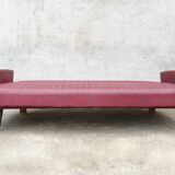 Sofa vintage red leatherette convertible