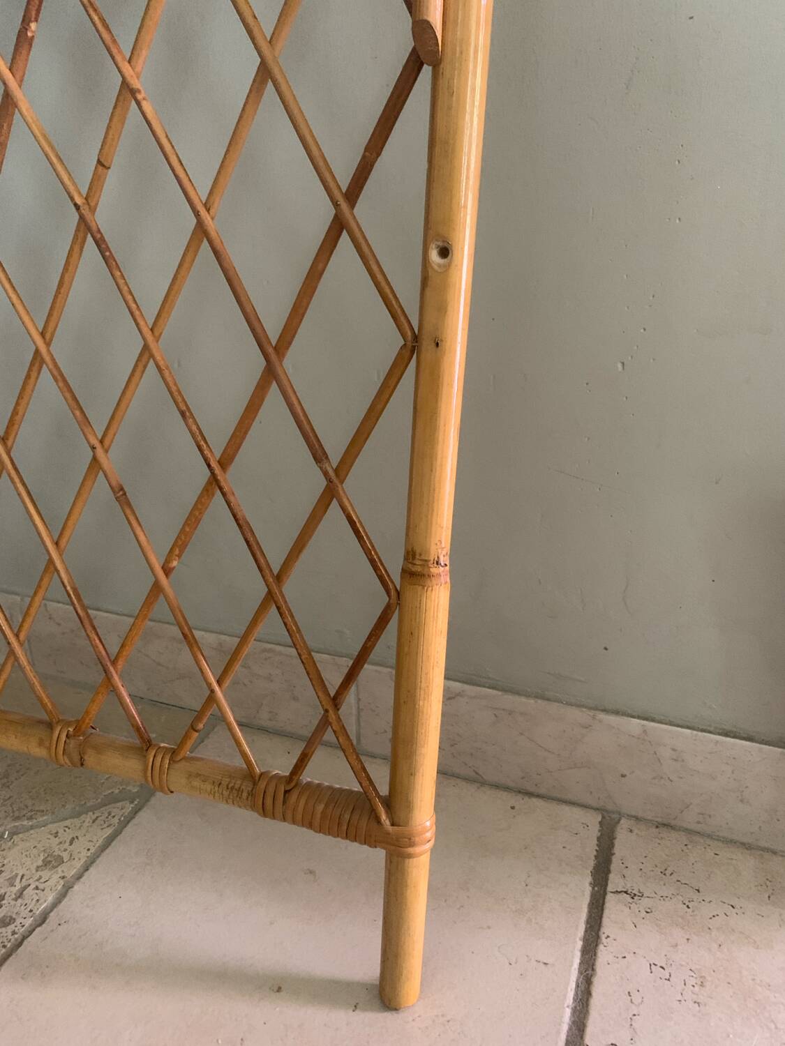 Rattan wall-mounted locker