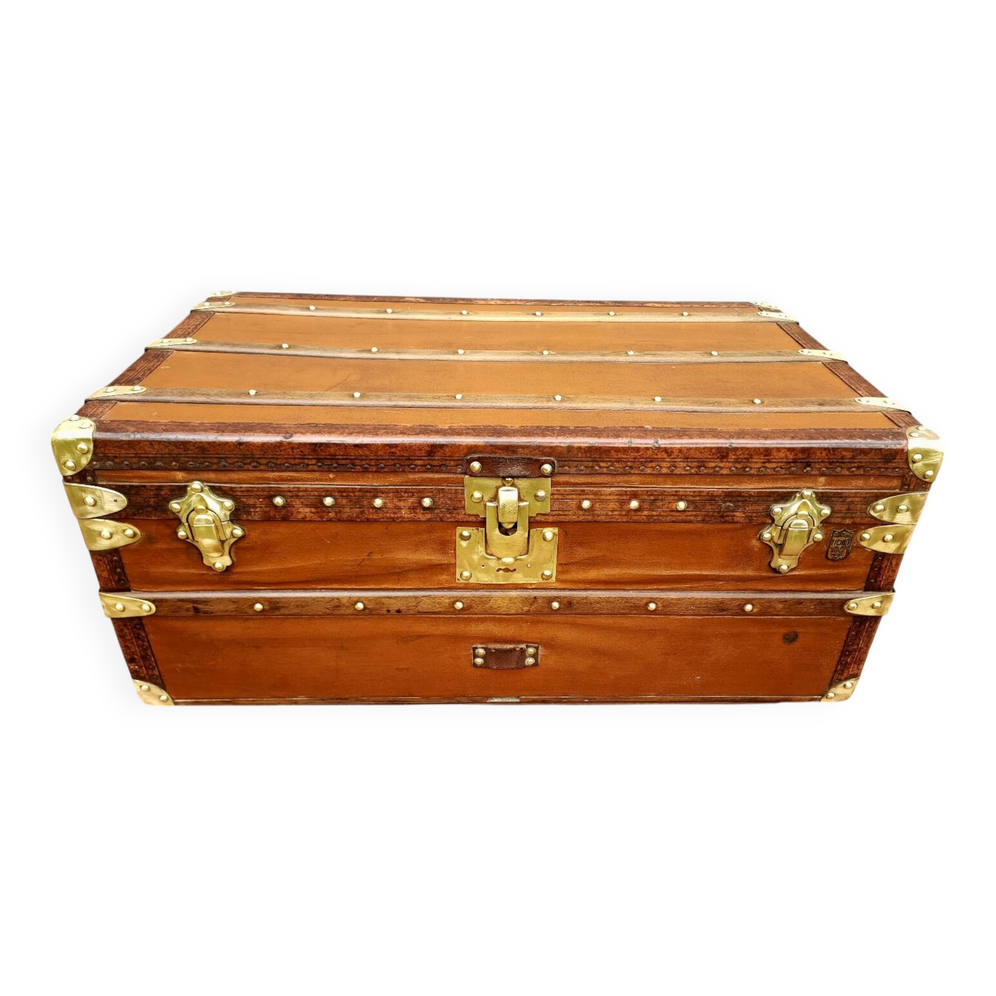 Old Fichet cabin trunk