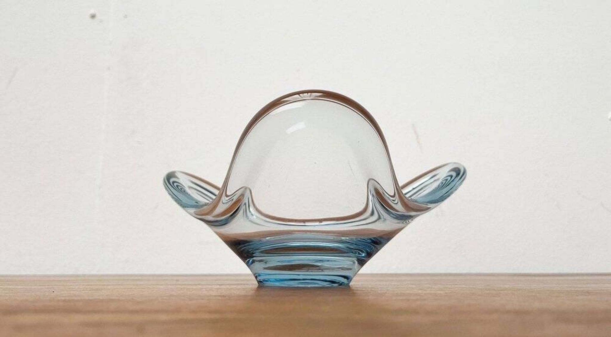 Danish glass bowl from the mid-century by Per Lütken for Holmegaard, 1960s.