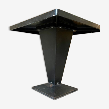 Black metal table ☐ 80 x 80 cm
