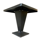 Black metal table ☐ 80 x 80 cm