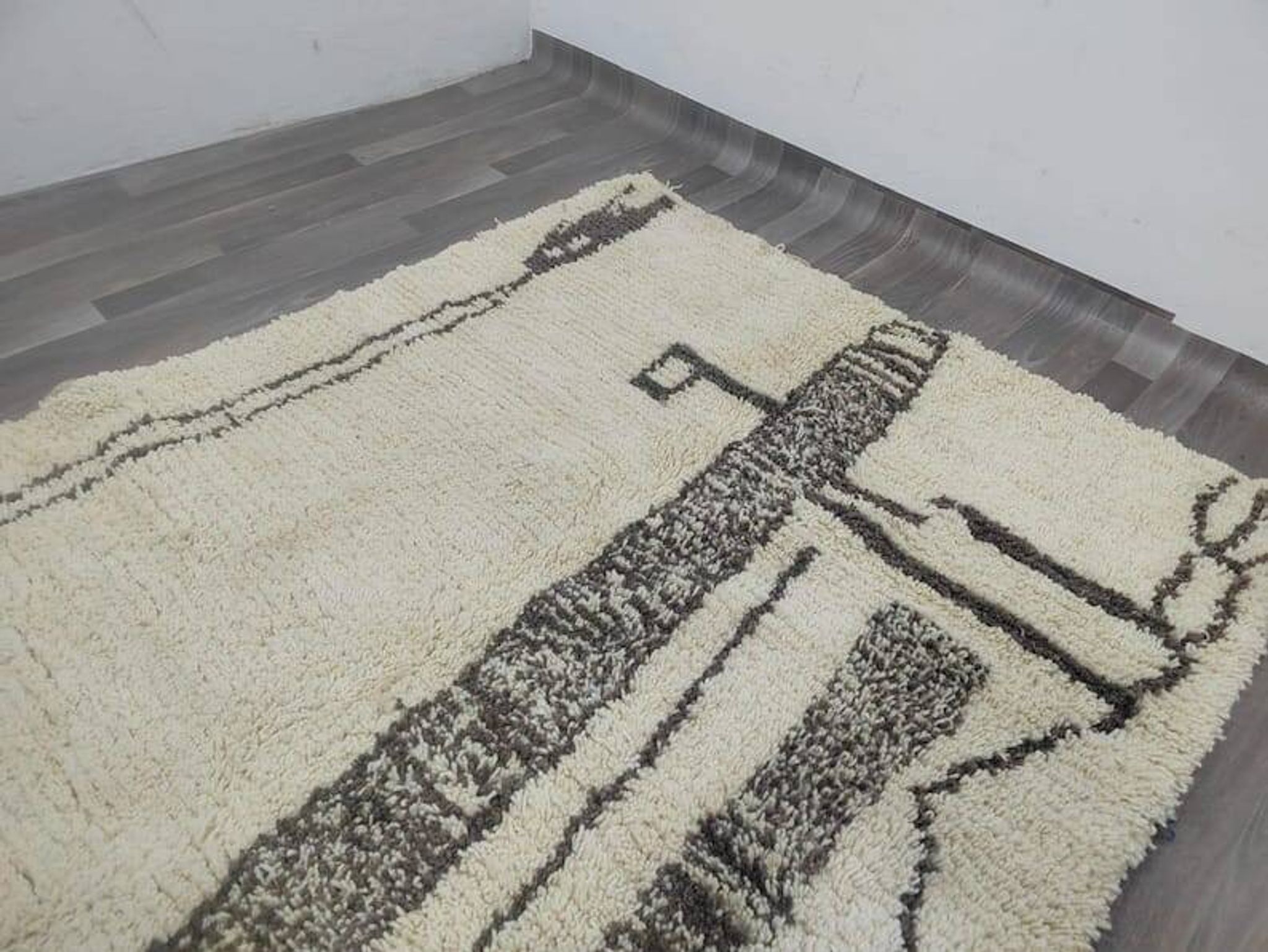 Tapis berbère en laine naturel traditionnelle fait main 2/3 m